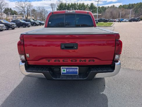 Used 2021 Toyota Tacoma SR5 w/ SR5 Appearance Package (SM) image 4