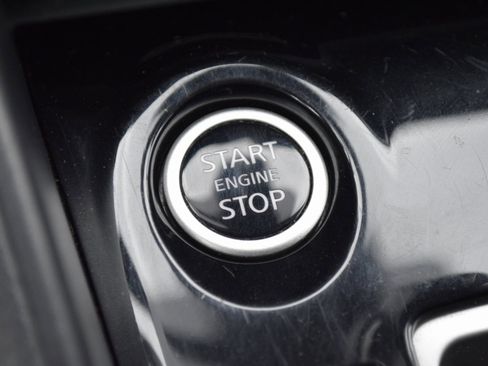 Used 2023 Nissan Versa SV image 16