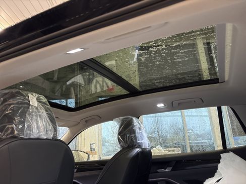 New 2026 Volkswagen Tiguan SE image 27