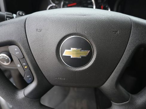 Used 2025 Chevrolet Express 3500 LT w/ LT Preferred Equipment Group RWD image 17