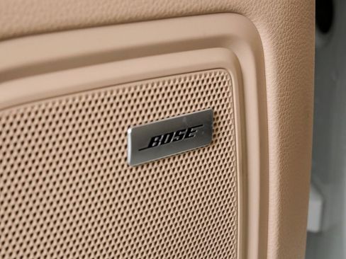 Certified 2022 Porsche Macan S AWD/4WD image 7