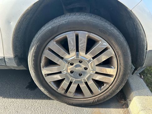 Used 2010 Ford Edge Limited image 4