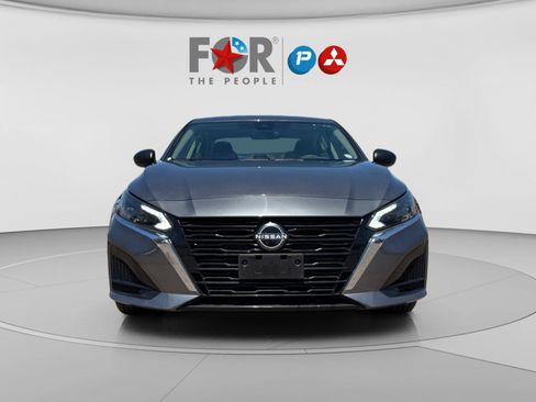 Used 2025 Nissan Altima 2.5 SV FWD image 8