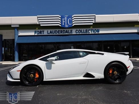 Used 2023 Lamborghini Huracan Tecnica RWD image 3