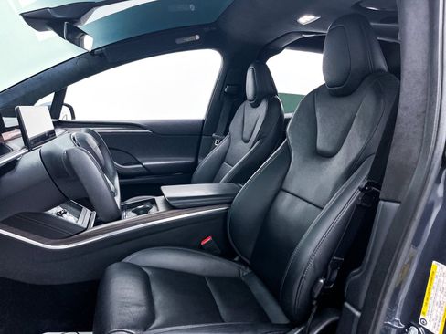 Used 2023 Tesla Model X image 18