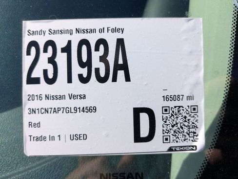 Used 2016 Nissan Versa SV image 11