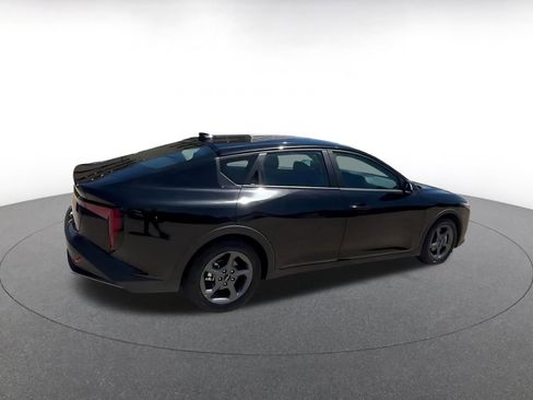 Used 2025 Kia K4 LXS image 14