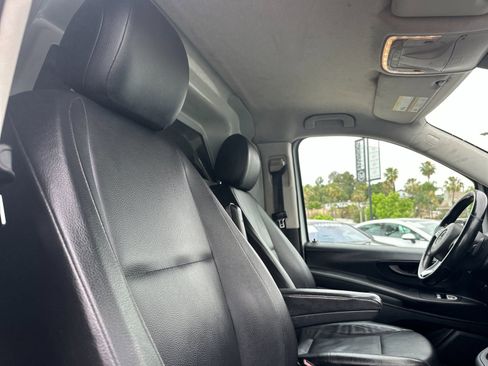 Used 2022 Mercedes-Benz Metris image 17