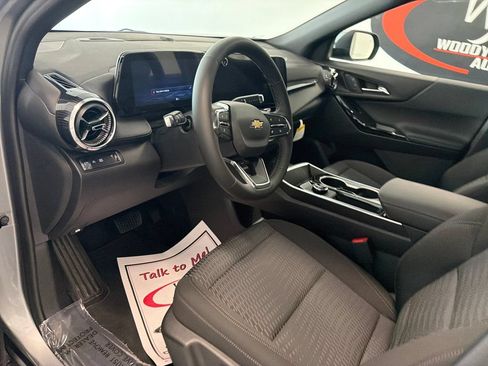 New 2026 Chevrolet Equinox LT w/ Safety and Technology Package FWD image 9