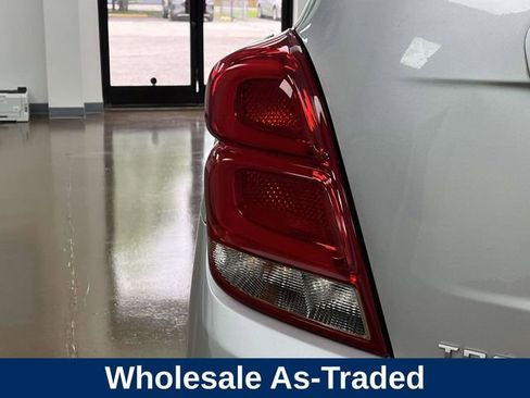 Used 2018 Chevrolet Trax LT w/ LT Convenience Package AWD/4WD image 11