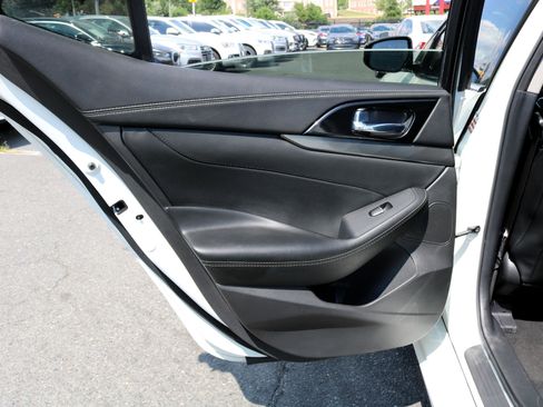 Used 2022 Nissan Maxima SV w/ Floor Mat Group image 27