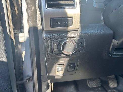 Used 2019 Ford F150 Lariat w/ Equipment Group 502A Luxury AWD/4WD image 12