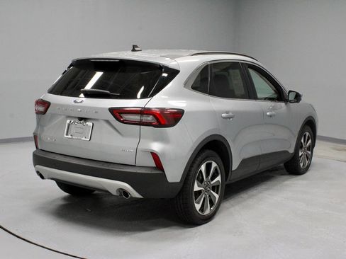 Used 2023 Ford Escape Platinum AWD/4WD image 11