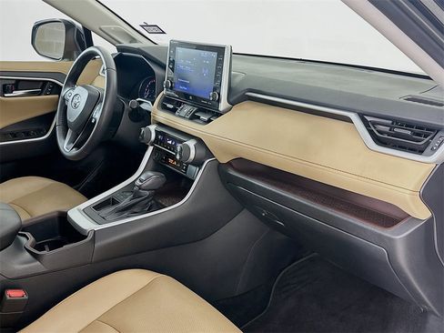 Used 2022 Toyota RAV4 Limited image 31