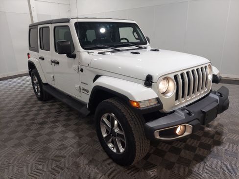 Used 2023 Jeep Wrangler Unlimited Sahara w/ Cold Weather Group AWD/4WD image 4