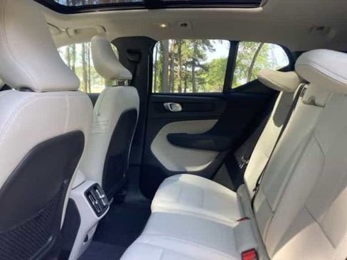New 2025 Volvo XC40 B5 Ultra image 22
