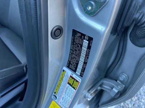 Used 2025 Toyota Camry LE image 28