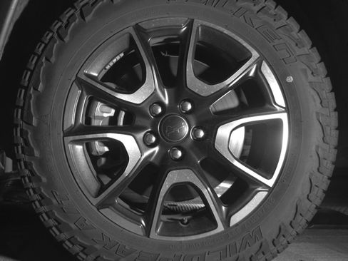 Used 2025 Jeep Compass Trailhawk AWD/4WD image 12