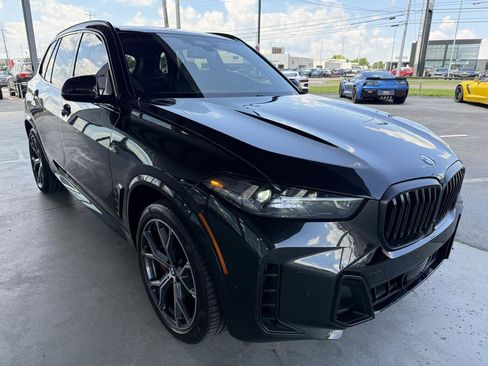 Used 2024 BMW X5 xDrive40i w/ M Sport Package AWD/4WD image 3