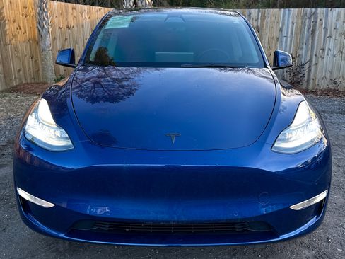 Used 2022 Tesla Model Y Long Range image 23