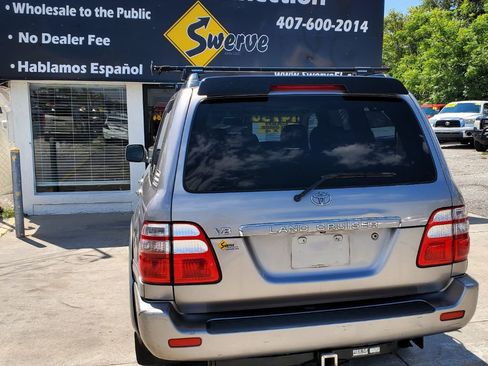 Used 2004 Toyota Land Cruiser AWD/4WD image 13