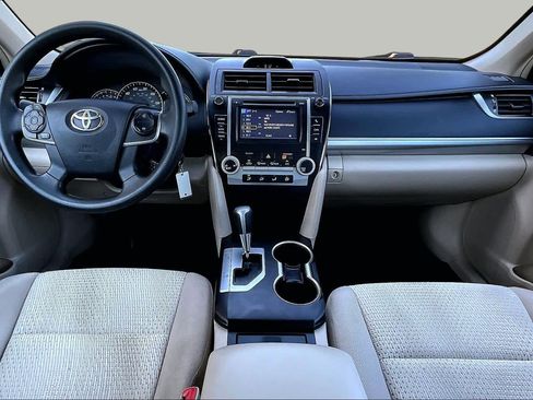 Used 2013 Toyota Camry LE FWD image 16