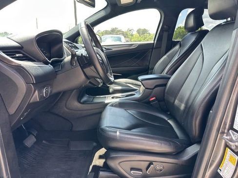 Used 2019 Lincoln MKC Premiere FWD image 9