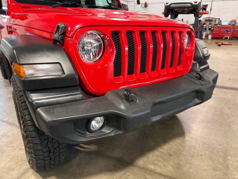 Used 2021 Jeep Wrangler Unlimited Sport AWD/4WD image 2