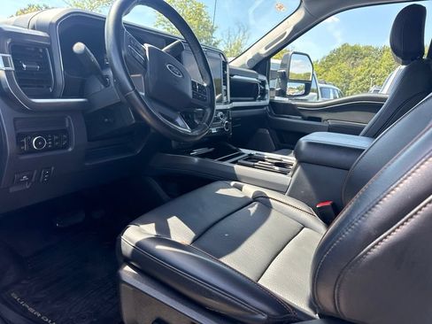 Used 2025 Ford F250 Lariat w/ Lariat Ultimate Package AWD/4WD image 3