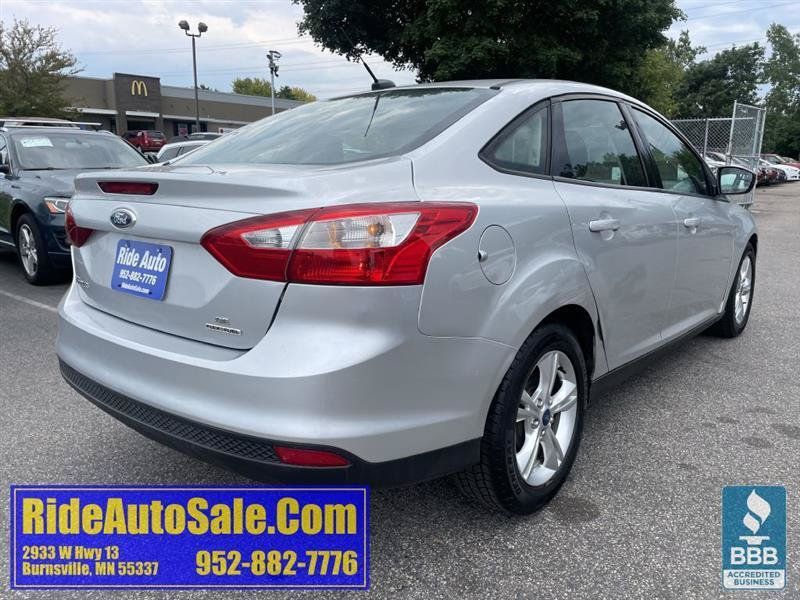 Used 2013 Ford Focus SE w/ SE Winter Pkg FWD image 5