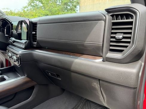 Used 2023 GMC Sierra 1500 SLT w/ SLT Convenience Package AWD/4WD image 28