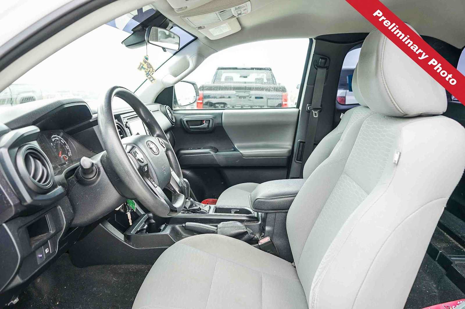 Used 2018 Toyota Tacoma SR RWD image 13