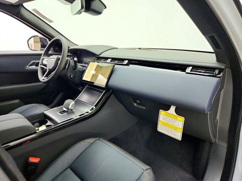 New 2026 Land Rover Range Rover Velar Dynamic SE image 17