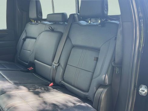 Used 2024 Chevrolet Silverado 2500 High Country w/ High Country Premium Package AWD/4WD image 30