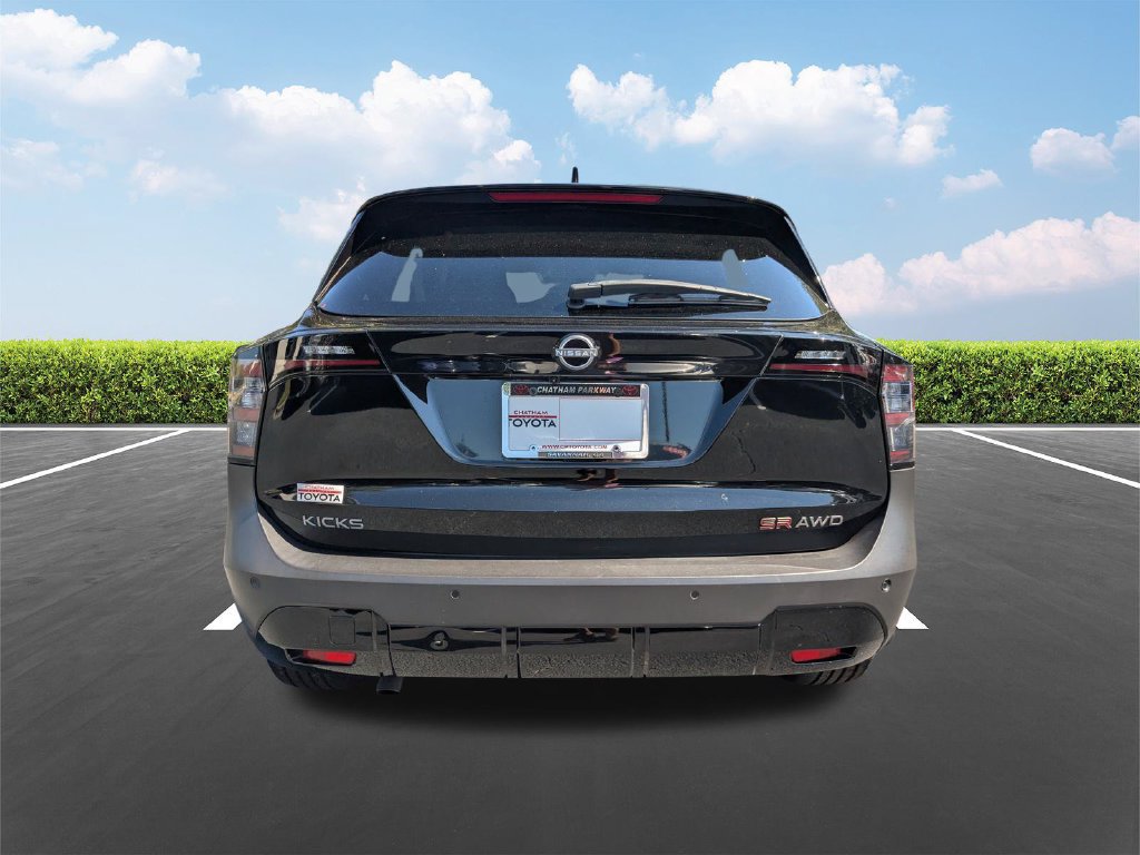 Used 2025 Nissan Kicks SR AWD/4WD image 6