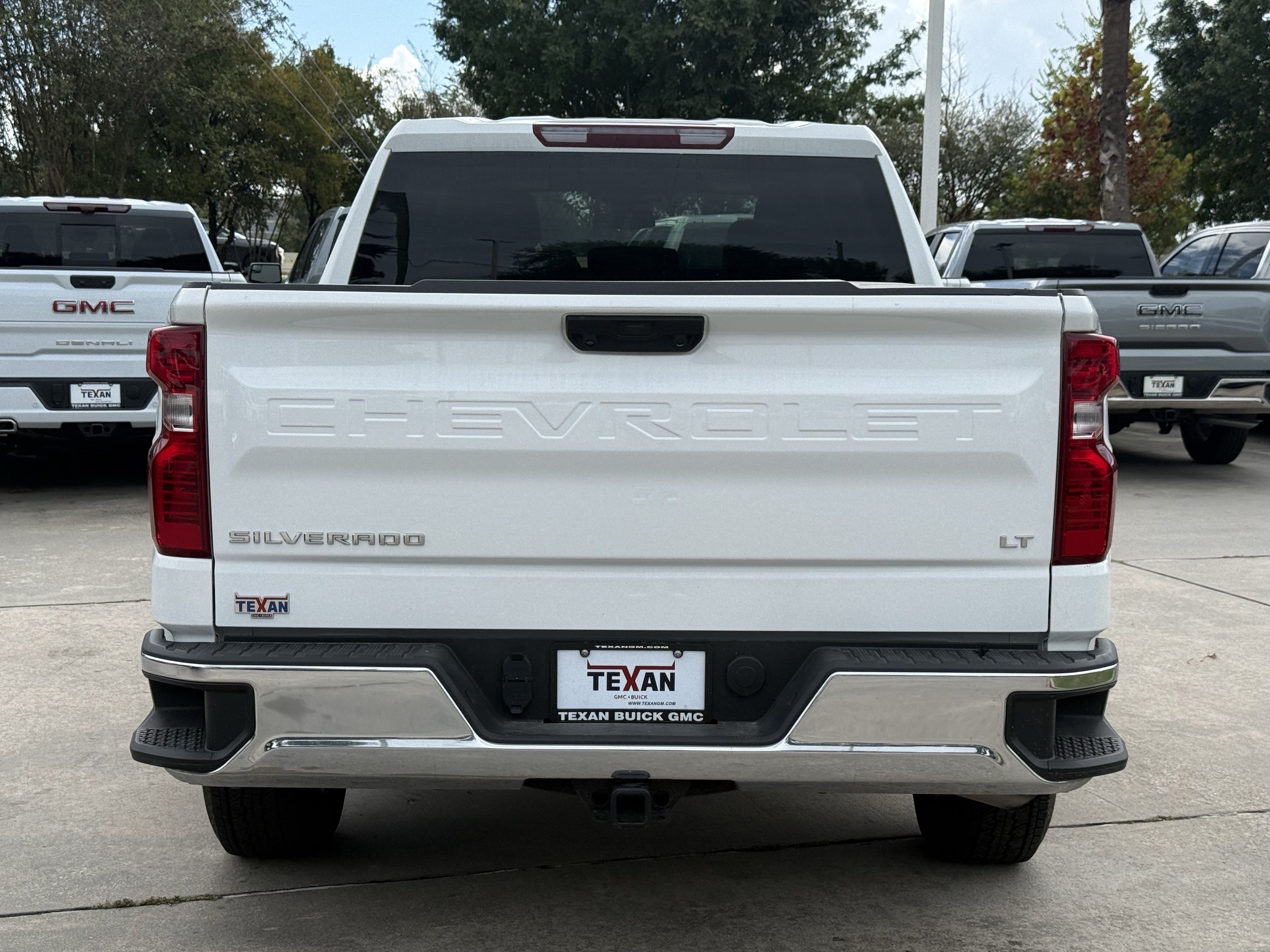 Used 2026 Chevrolet Silverado 1500 LT AWD/4WD image 6