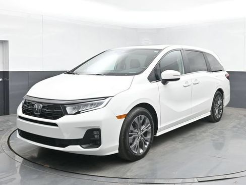 Used 2025 Honda Odyssey Touring image 5