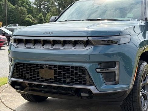 New 2026 Jeep Grand Wagoneer 4WD image 10