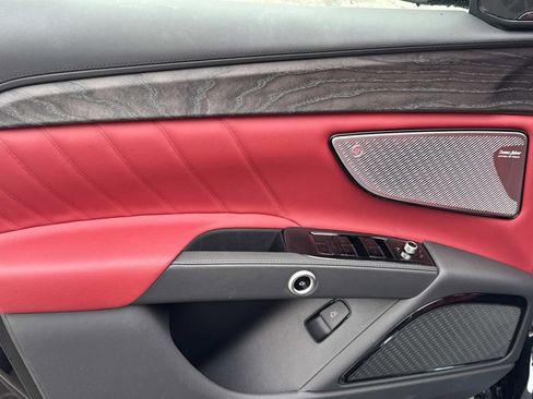 New 2026 Maserati Grecale Modena image 16