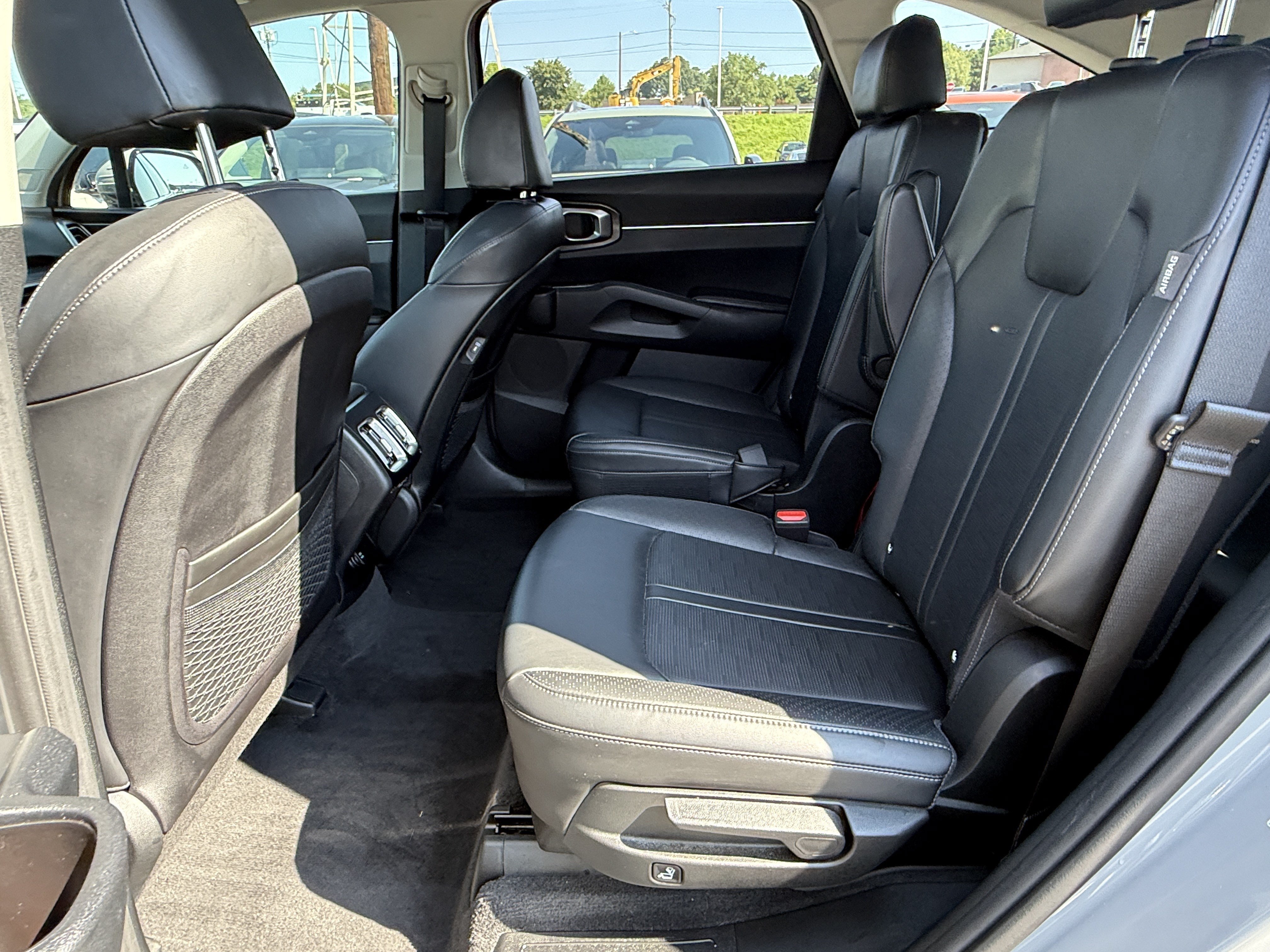 Used 2024 Kia Sorento EX w/ Panoramic Sunroof Package FWD image 31