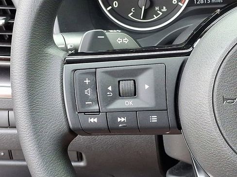 Used 2022 Nissan Rogue SV image 23