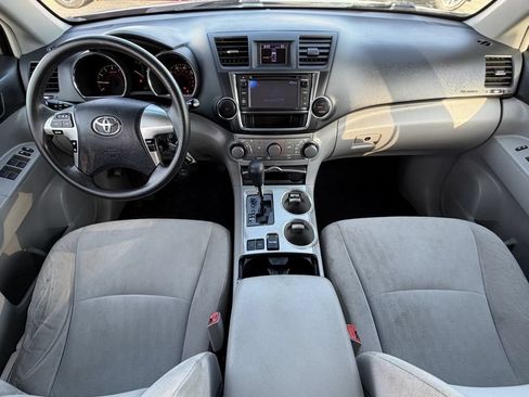 Used 2013 Toyota Highlander FWD image 13