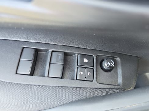 Used 2022 Toyota Corolla LE w/ LE Convenience Package image 27