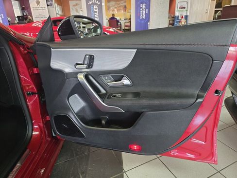 Used 2020 Mercedes-Benz CLA 250 image 13