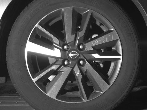 Used 2025 Nissan Versa SV FWD image 13