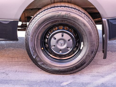 Used 2024 Mercedes-Benz Sprinter 2500 image 8