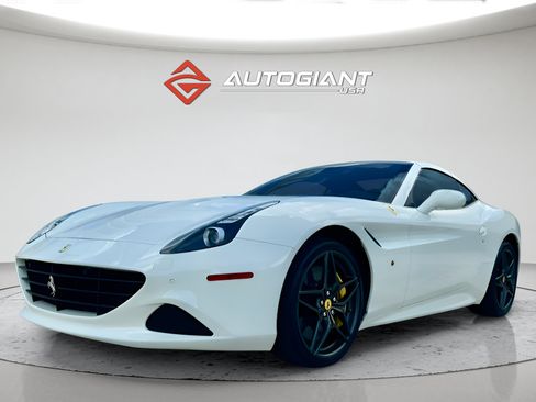 Used 2015 Ferrari California T RWD image 5