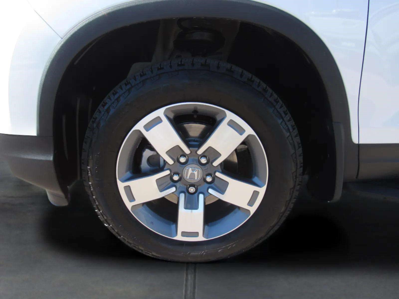 Certified 2025 Honda Ridgeline RTL image 4