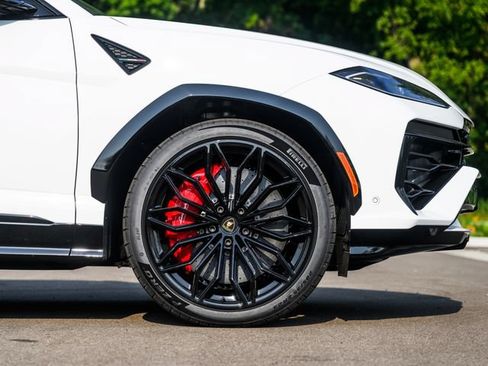 Used 2025 Lamborghini Urus SE AWD/4WD image 12