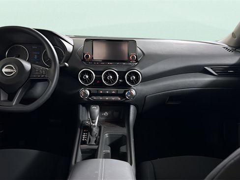 Used 2025 Nissan Sentra S image 17